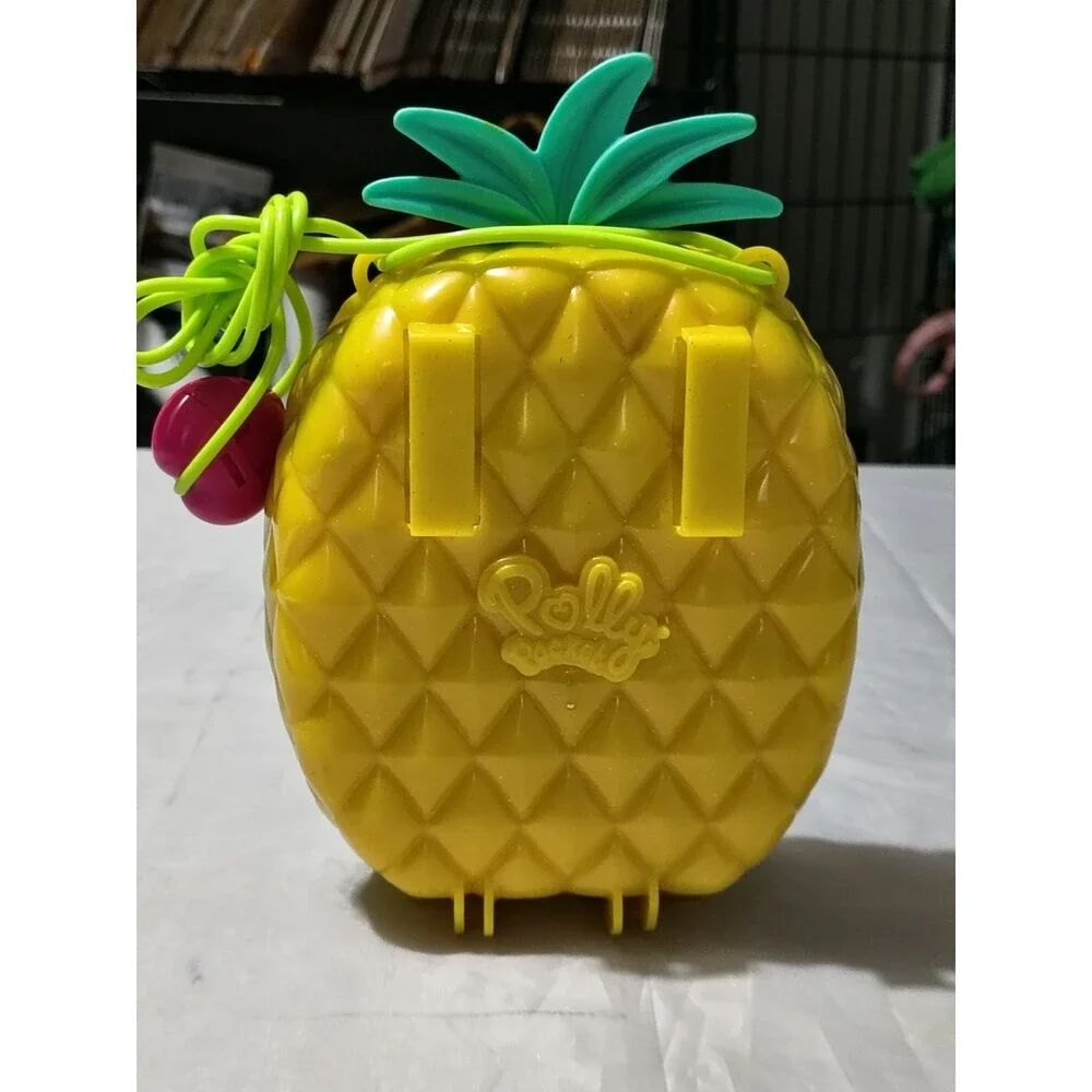 Polly Pocket - Tropicool Pineapple Wearable Purse Compact (Mattel)